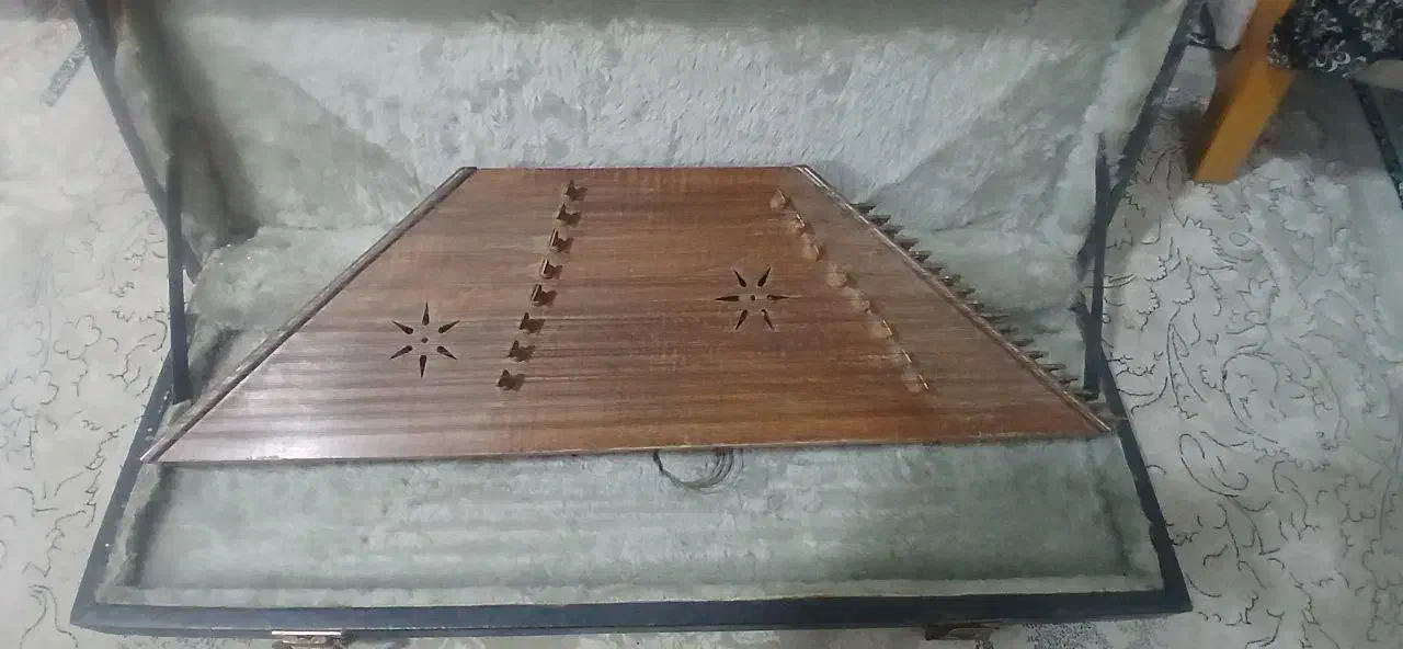 سنتور ۹ خرک|سازهای سنتی|ورامین, ورامین|دیوار