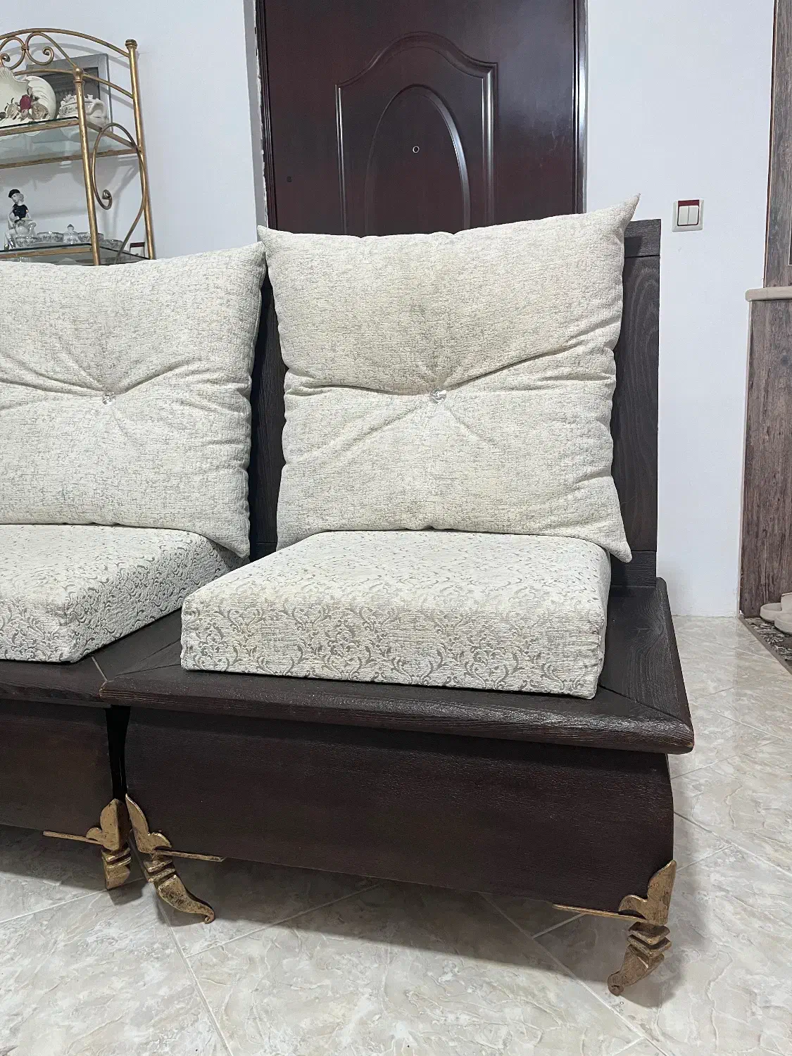 ۱۶ عدد مبل تک نفره + میز جلو مبلی|مبلمان خانگی و میز عسلی|رامسر, |دیوار
