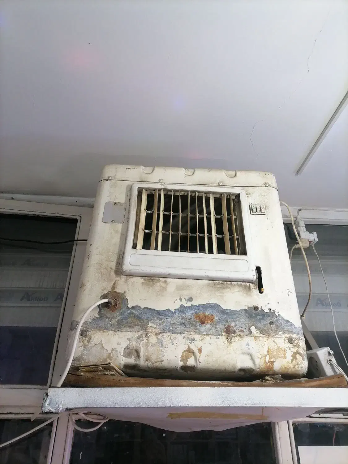 کولر آبی دستی . کاملا سالم|کولر آبی|کرج, شاهین‌ویلا|دیوار