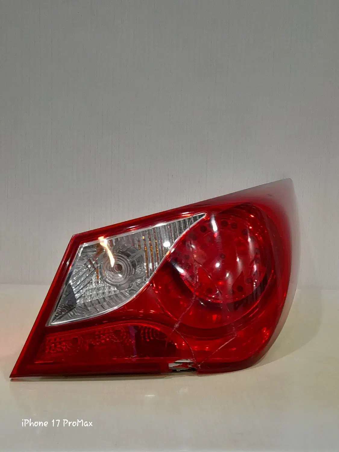 چراغ عقب اصلی سمت شاگرد yf|قطعات یدکی و لوازم جانبی|رشت, رشتیان|دیوار