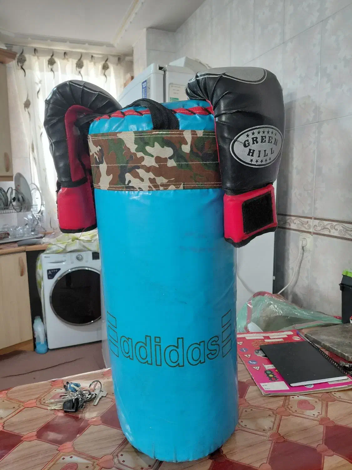 کیسه بوکس|تجهیزات ورزشی|شاهین‌شهر, شهرک منازل چوبی|دیوار