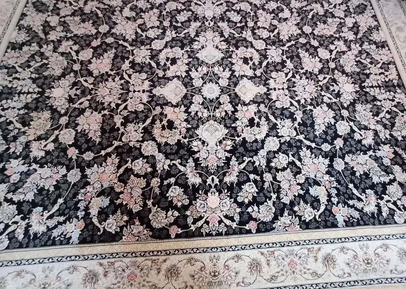 دو تخته فرش ۱۲ متری|فرش|تربتحیدریه, چهارراه خواف|دیوار