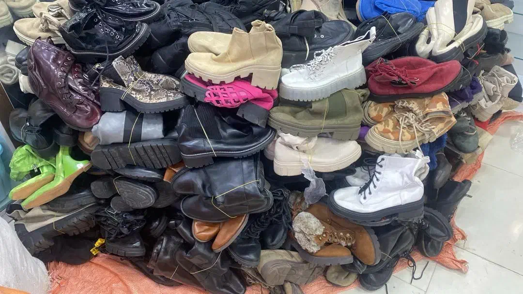 نیم بوت زنانه|کیف، کفش، کمربند|ساری, |دیوار