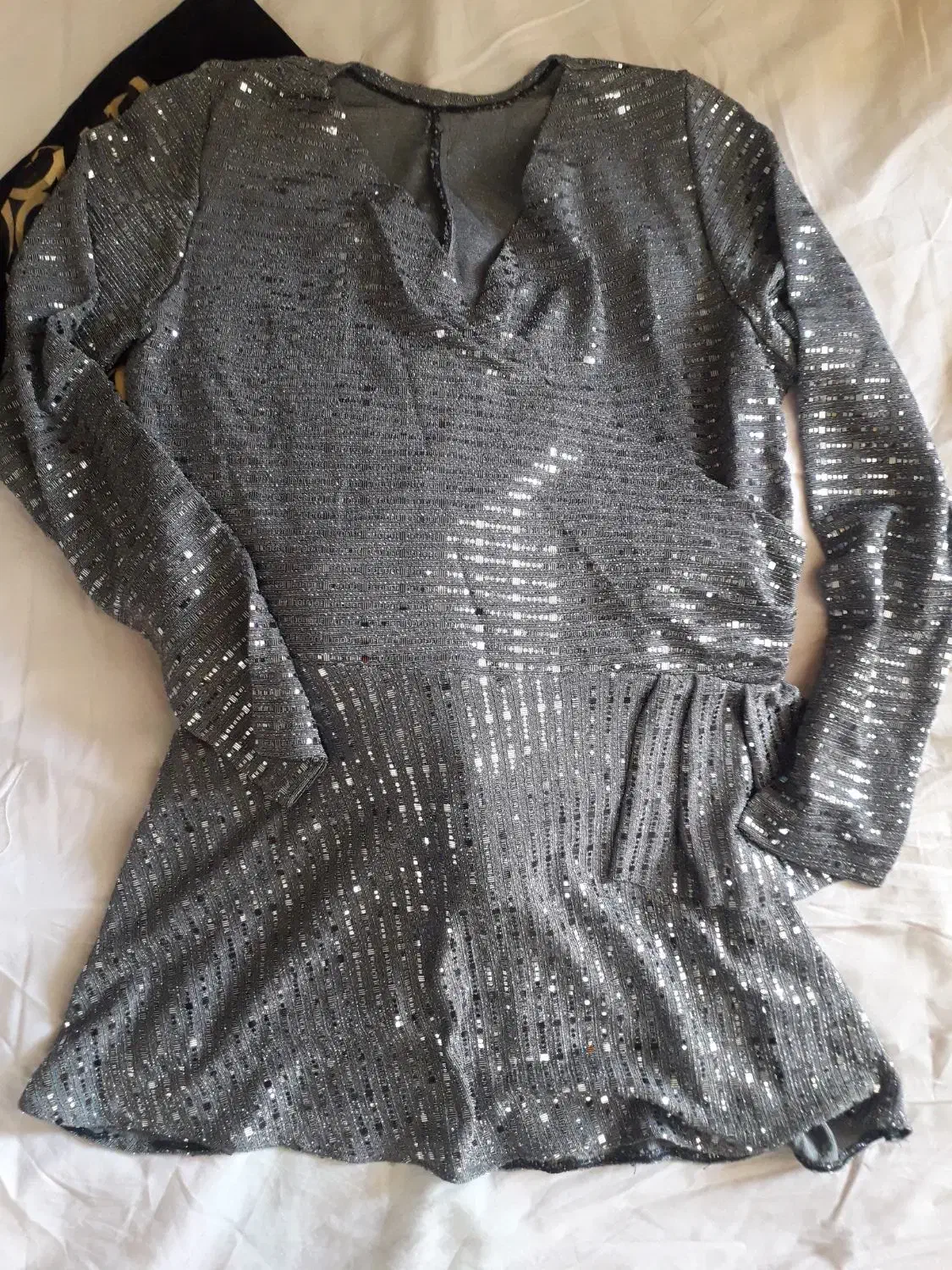 لباس و پیراهن های مجلسی|لباس|میانه, |دیوار