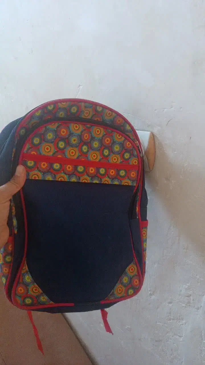 ۳تا کیف مدرسه|کیف، کفش، کمربند|نجفآباد, یزدانشهر|دیوار