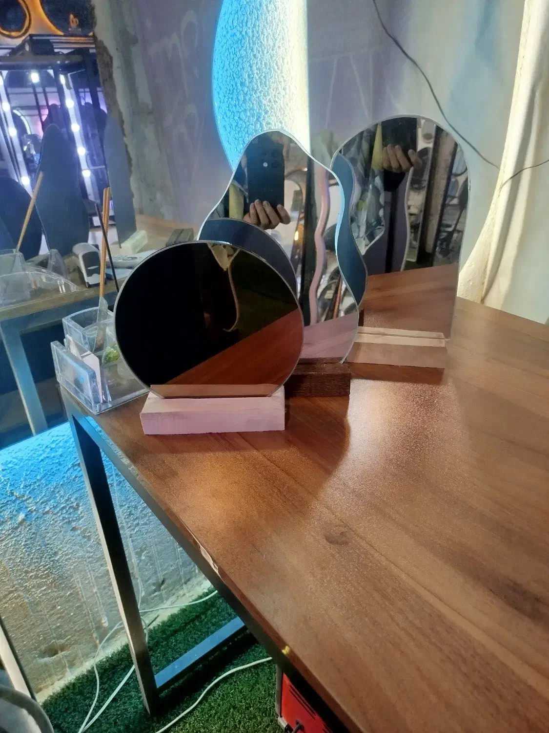 آینه عید|آینه|قم, قلعه کامکار|دیوار