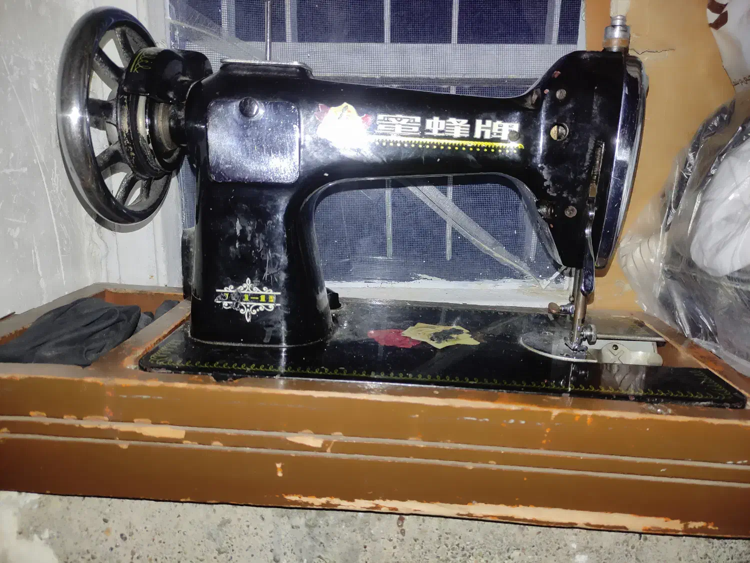 چرخ خیاطی قدیمی|چرخ خیاطی و ریسندگی|ایلام, |دیوار