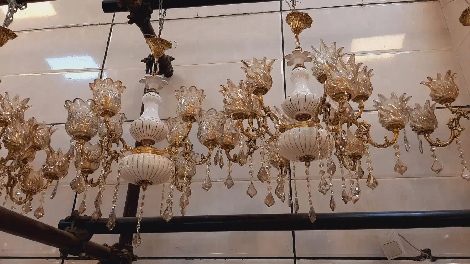 لوستر سرامیک راه راه طلا ۸شعله تجهیز برنز سوگلی|لوستر و چراغ آویز|زنجان, |دیوار