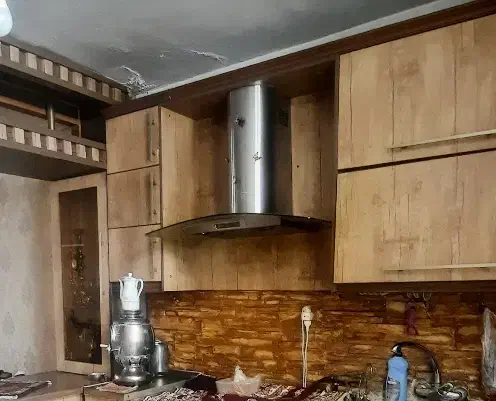 هود سالم|هود|ری, دیلمان|دیوار