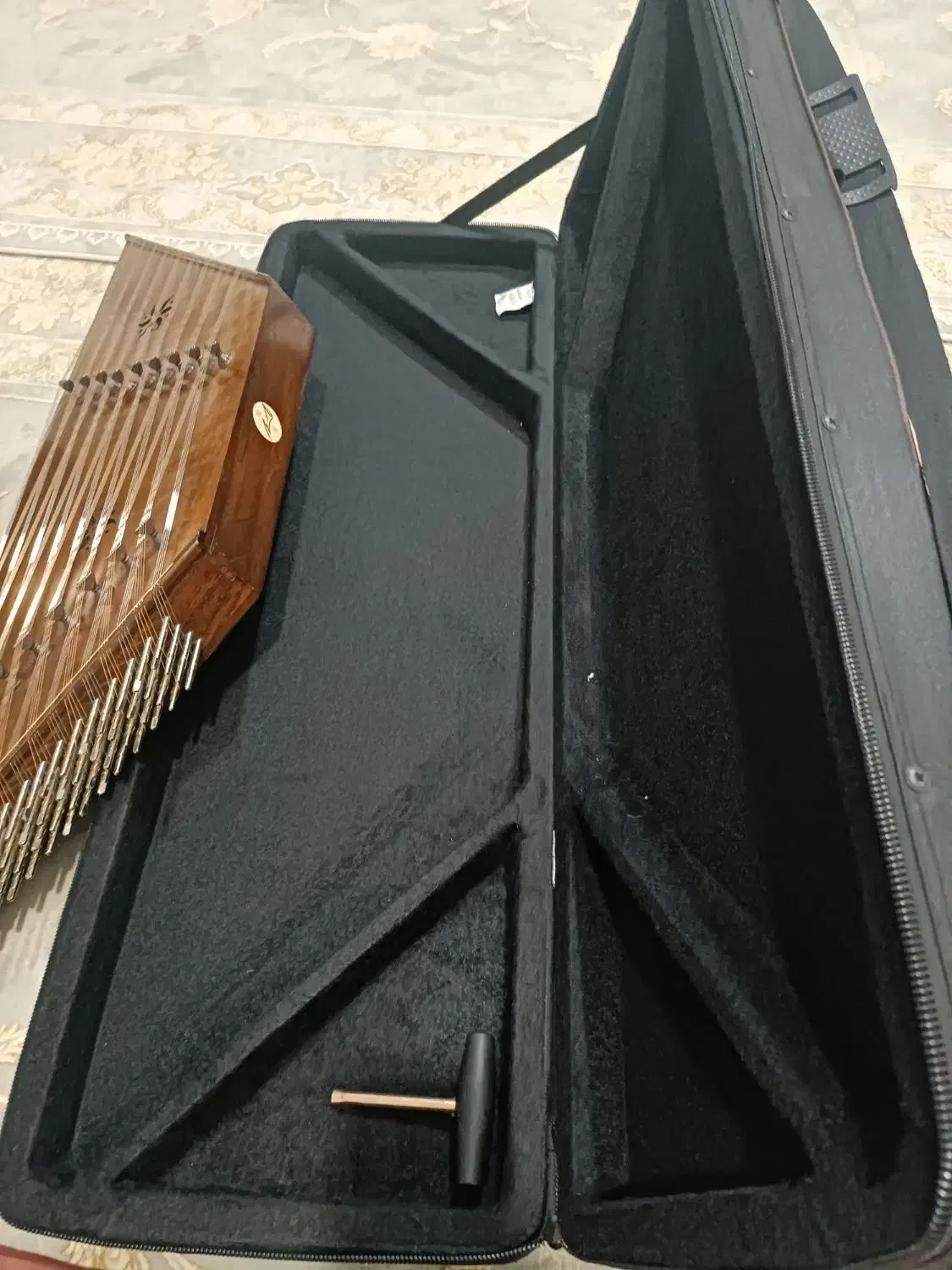 سنتور|سازهای سنتی|خرمآباد, |دیوار