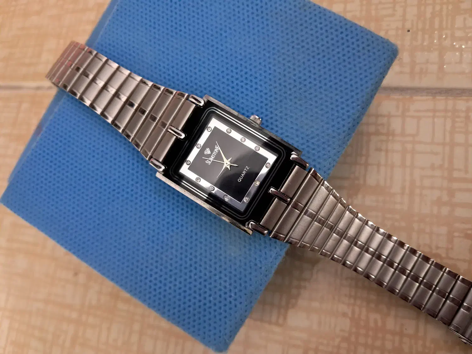 ساعت مچی|ساعت|ساری, |دیوار