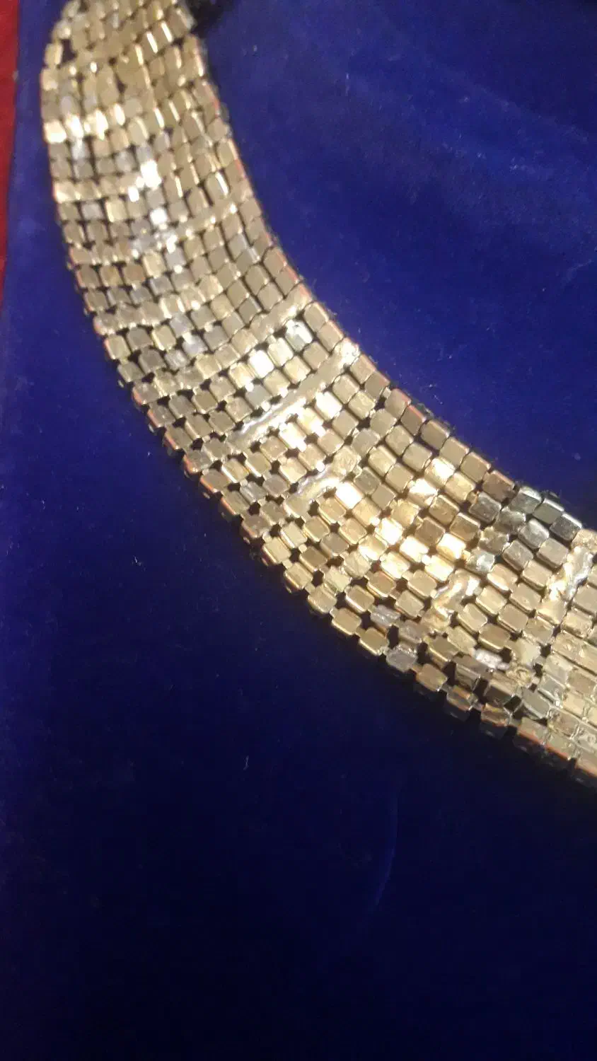 گردنبندسنگ|بدلیجات|بروجرد, |دیوار