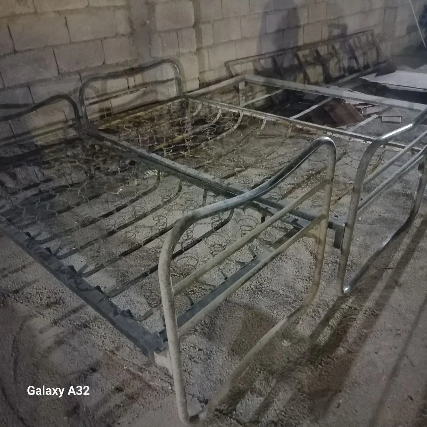 ۲عددباسکول و۳عدد تخت بسیار تمیز وسالم|ابزارآلات|دزفول, |دیوار