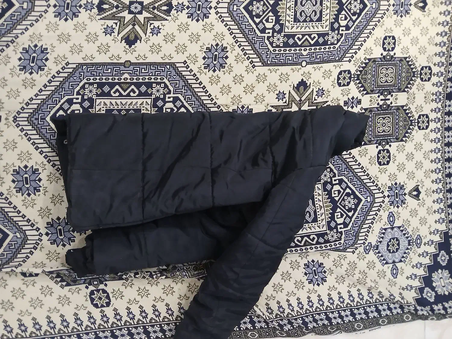 کاپشن مشکی|لباس|مشکیندشت, |دیوار