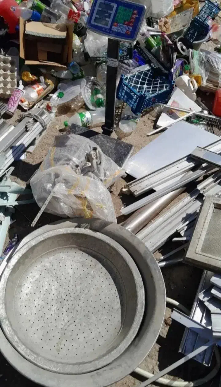 خرید انواع ضایعات و آهن آلات منزل|خدمات پیشه و مهارت|صحنه, |دیوار