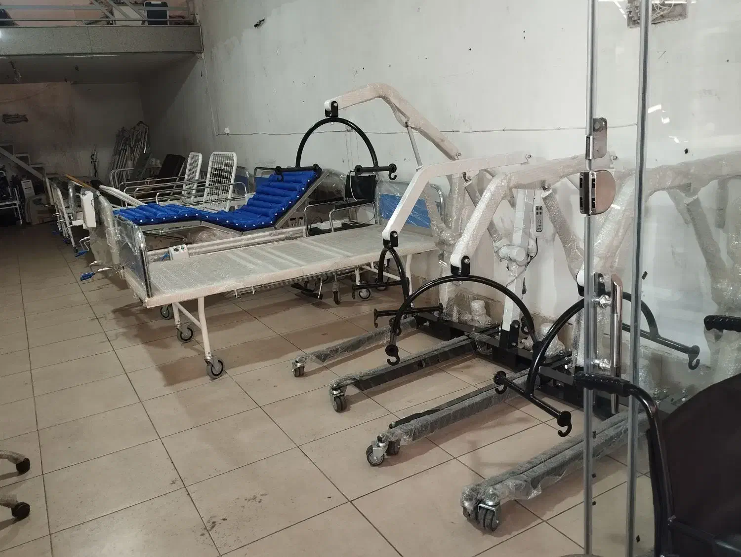 تخت خانگی بیمار در خانه بیمارستانی کرایه‌ای|آرایشی، بهداشتی، درمانی|تهران, شهرک ولیعصر جنوبی|دیوار