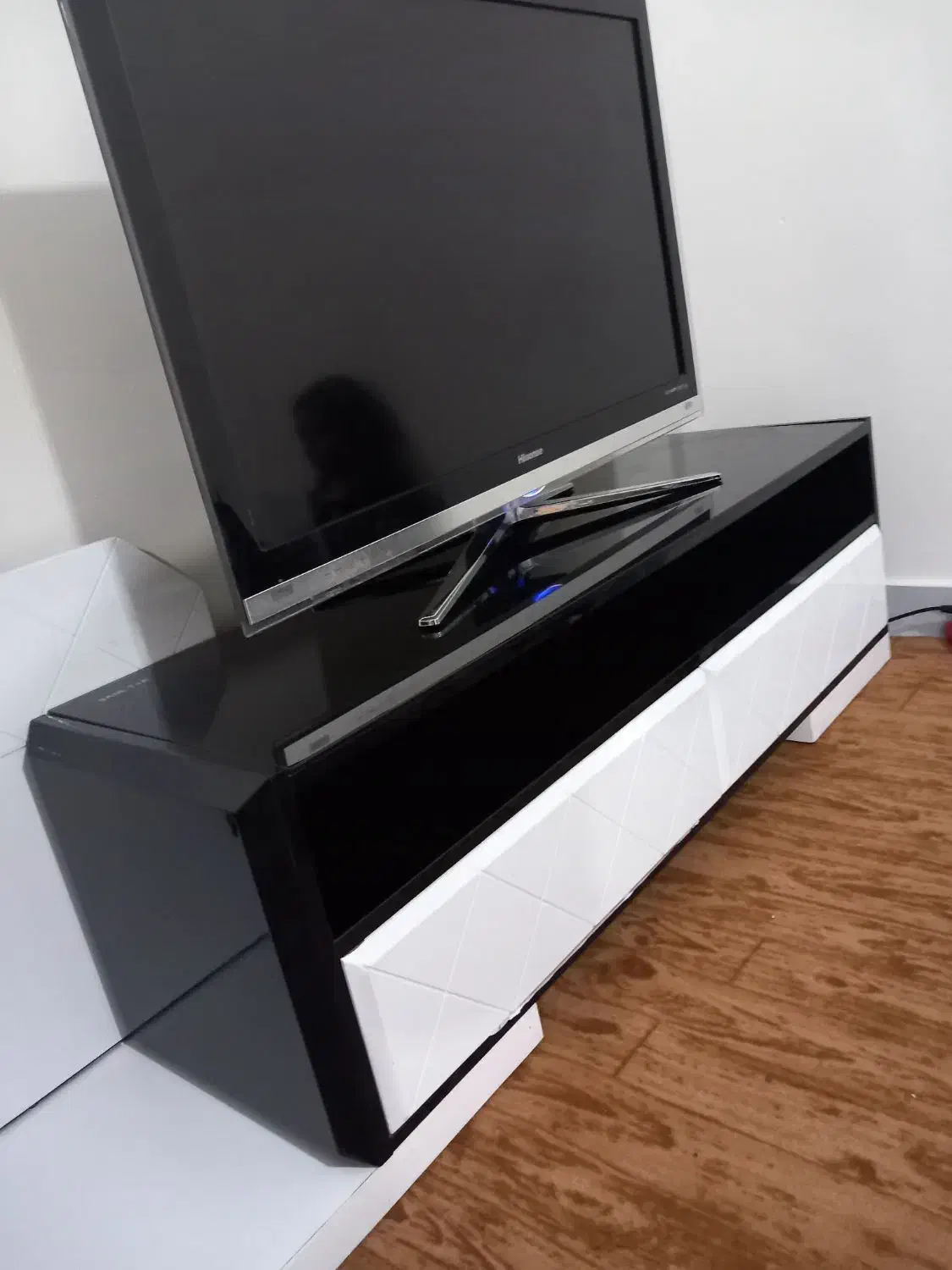 لوازم خانگی میز تلویزیون|میز تلویزیون|اهواز, سپیدار|دیوار