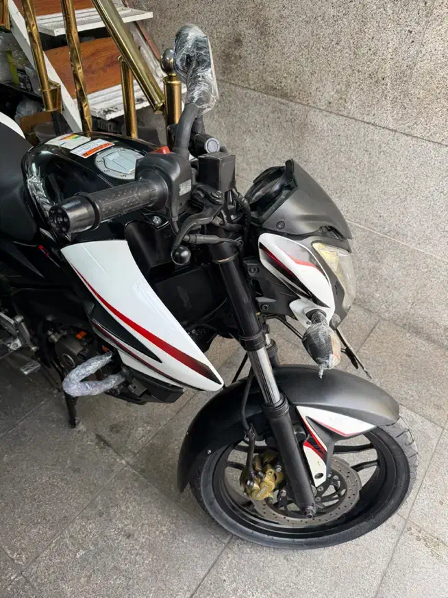 پالس ان اس ۲۰۰ مشکی مدل ۱۳۹۶ NS200|موتورسیکلت|تهران, گمرک|دیوار