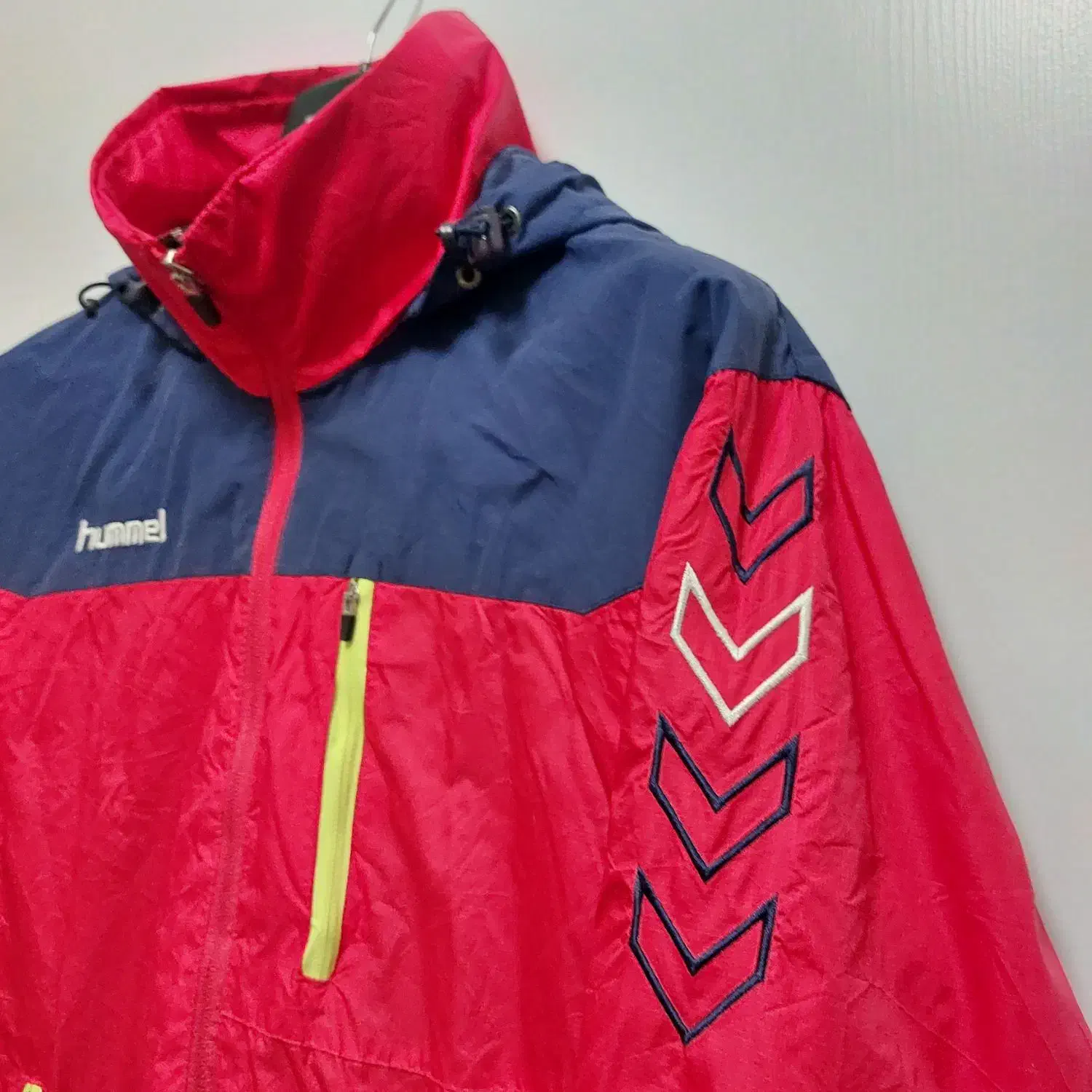 کاپشن بادگیر برند Hummel|لباس|رودهن, |دیوار