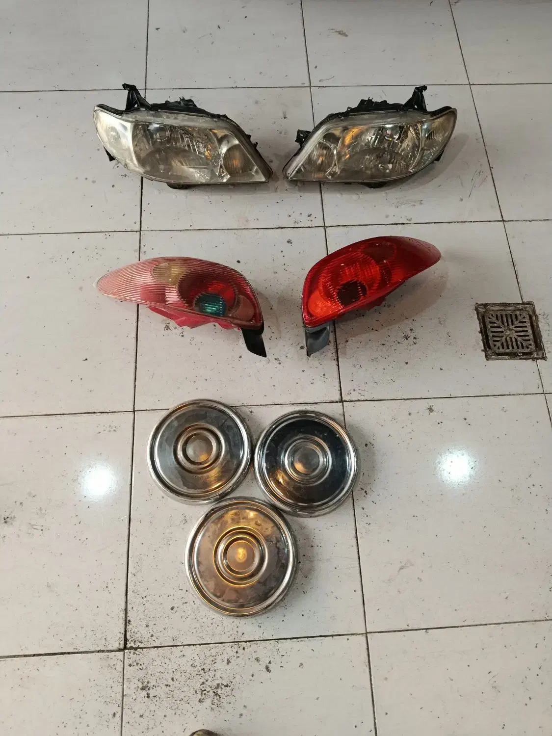 سپر۲۰۷کاپوت۲۰۶تابلونئون چراغ۳۲۳چراغ۲۰۶قالپاق پیکان|قطعات یدکی و لوازم جانبی|اصفهان, مهدی آباد|دیوار