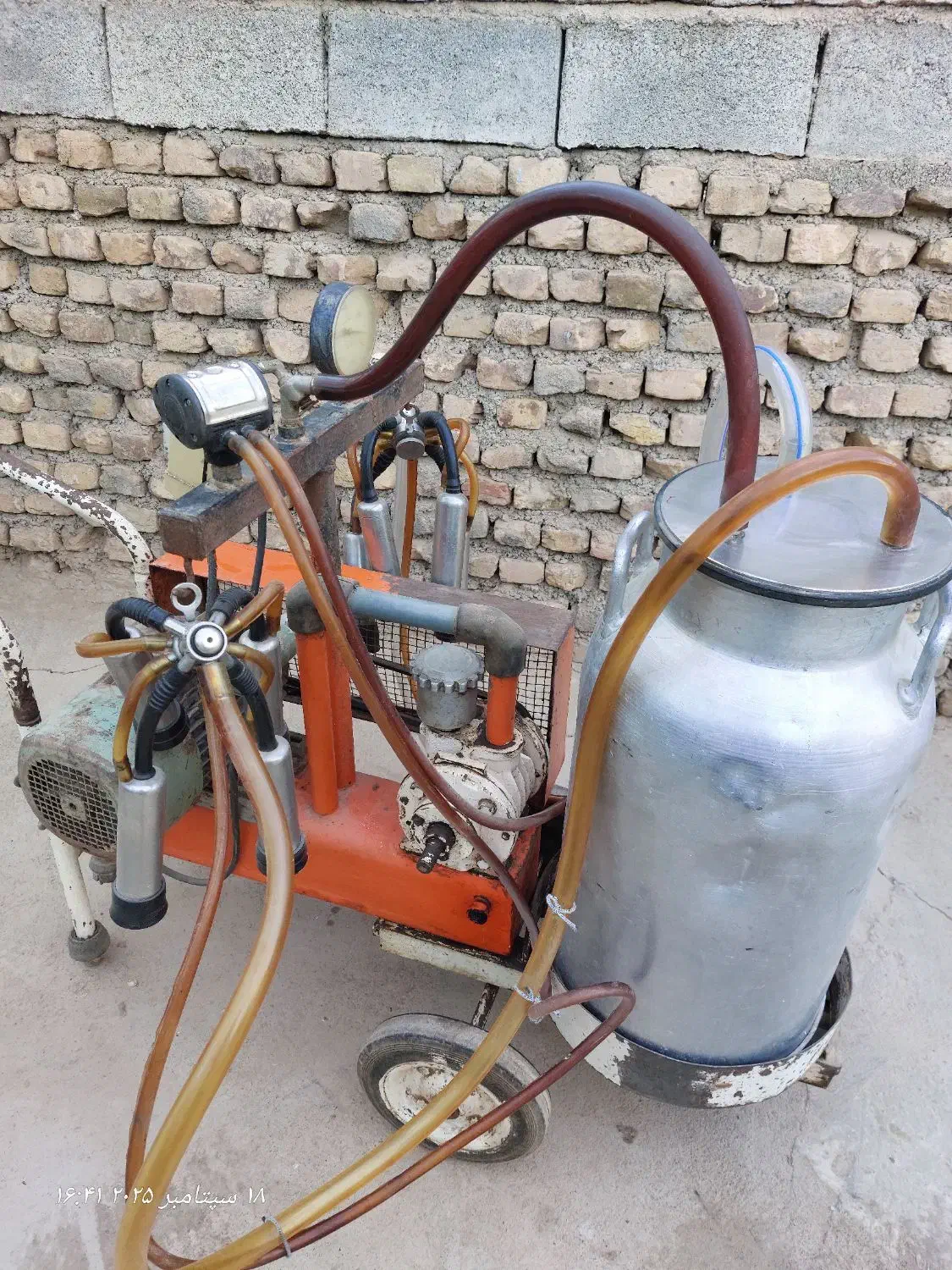 شیردوش دوواحده|ماشین‌آلات صنعتی|سبزوار, ابارش|دیوار