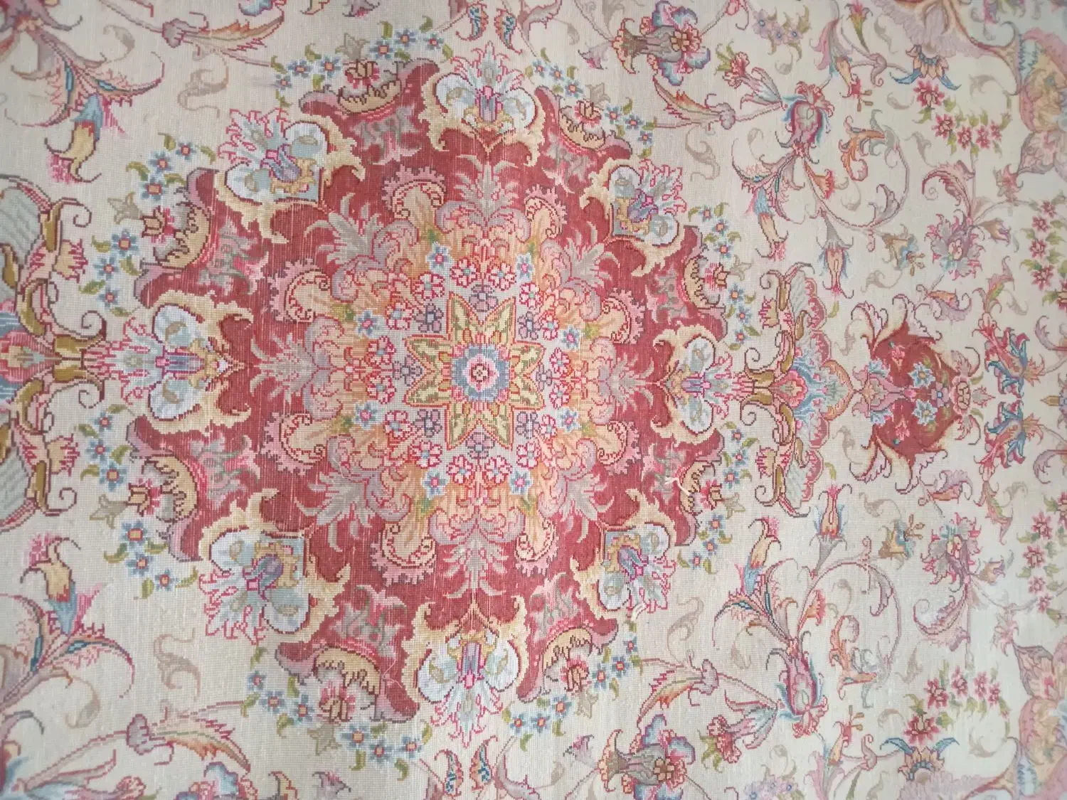 فرش دست بافت علیا|فرش|اسکو, |دیوار