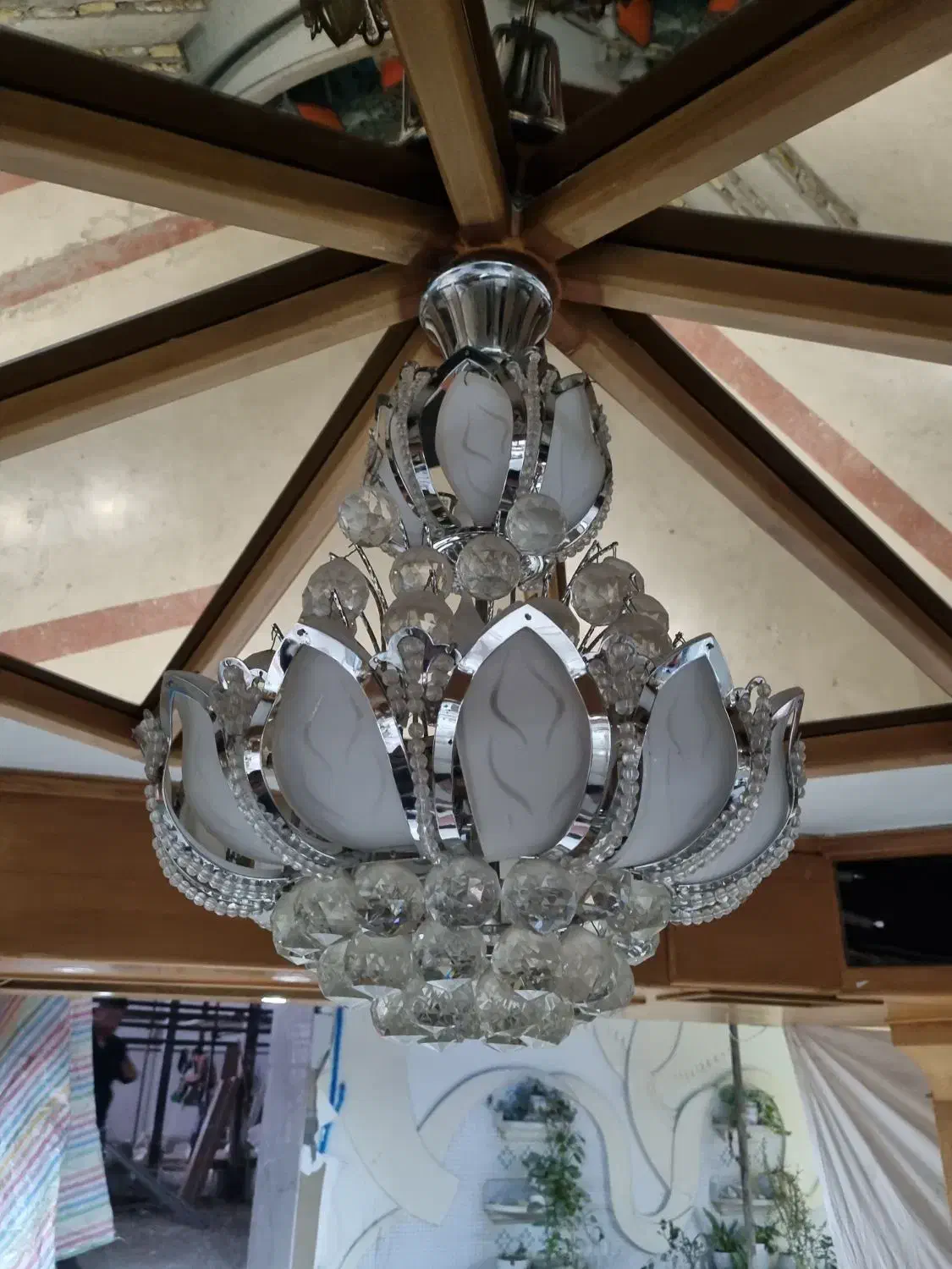 لوستر و گچبری چوبی|لوستر و چراغ آویز|مشهد, ده دی|دیوار