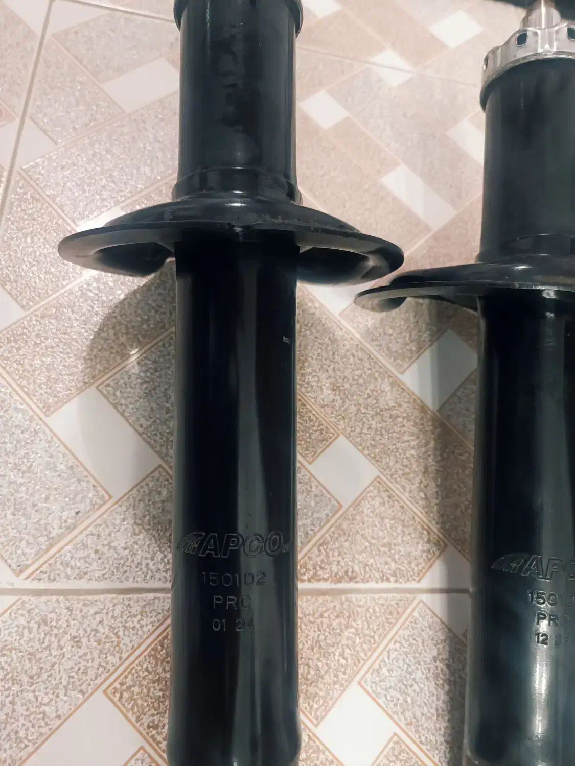 کمک فنر گازی روغنی دنا درحد نو برند آپکو|قطعات یدکی و لوازم جانبی|رشت, یخسازی|دیوار