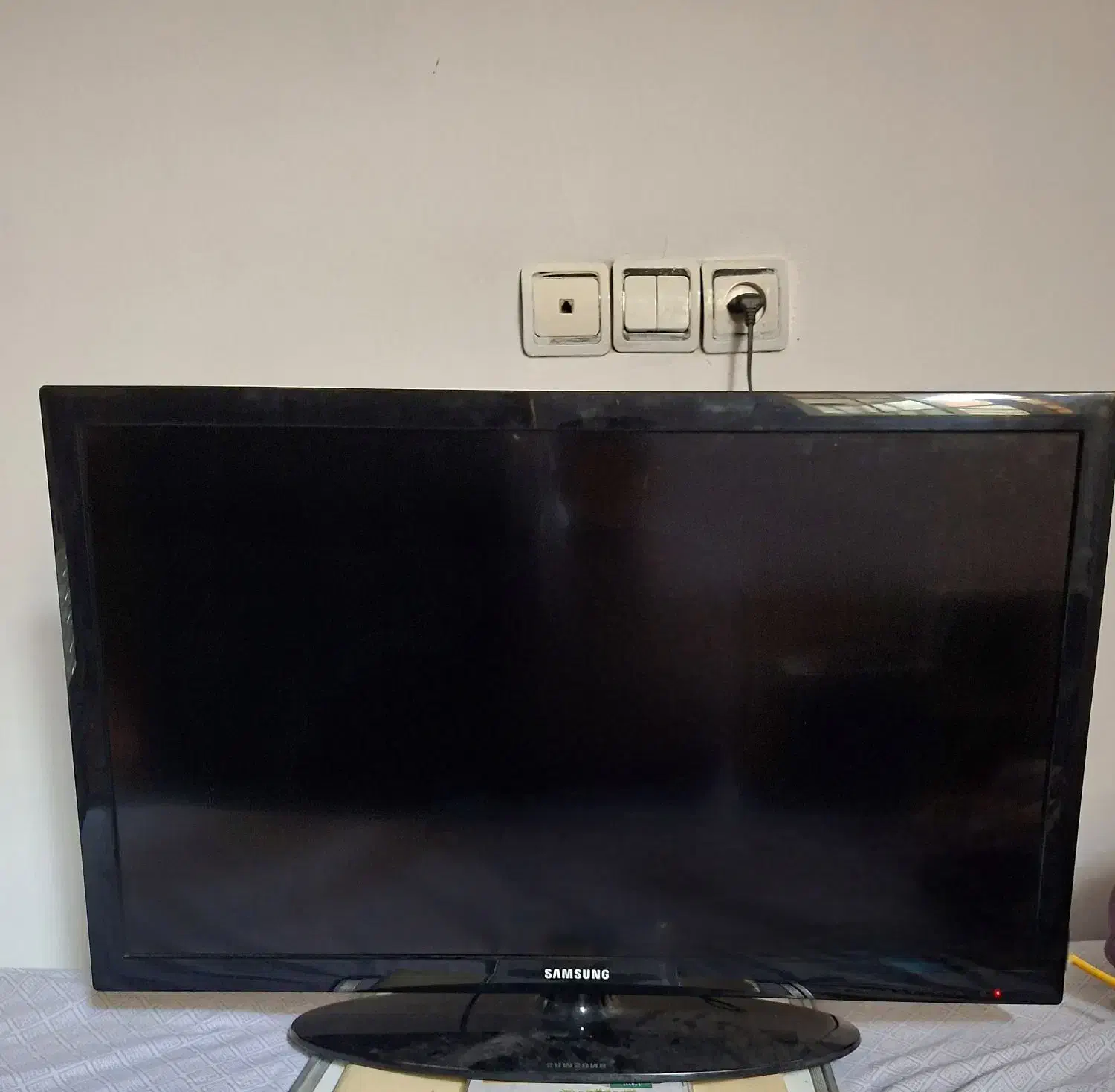 تلویزیون ۳۲ اینچ سامسونگ LED|تلویزیون و پروژکتور|اسلام‌شهر, شهرک قائمیه|دیوار