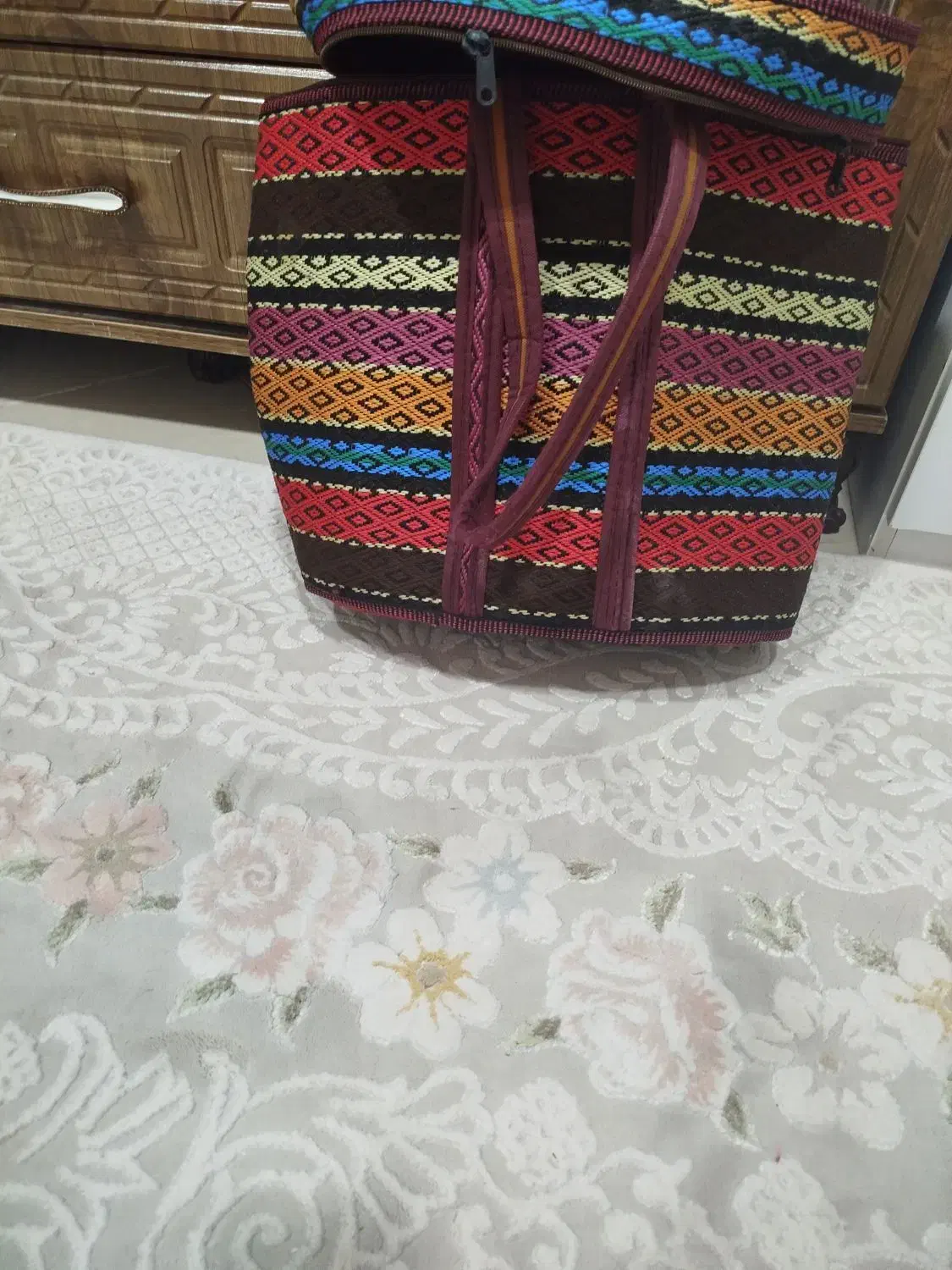 سویچ و مدارک گمشده|اشیا|ایلام, |دیوار
