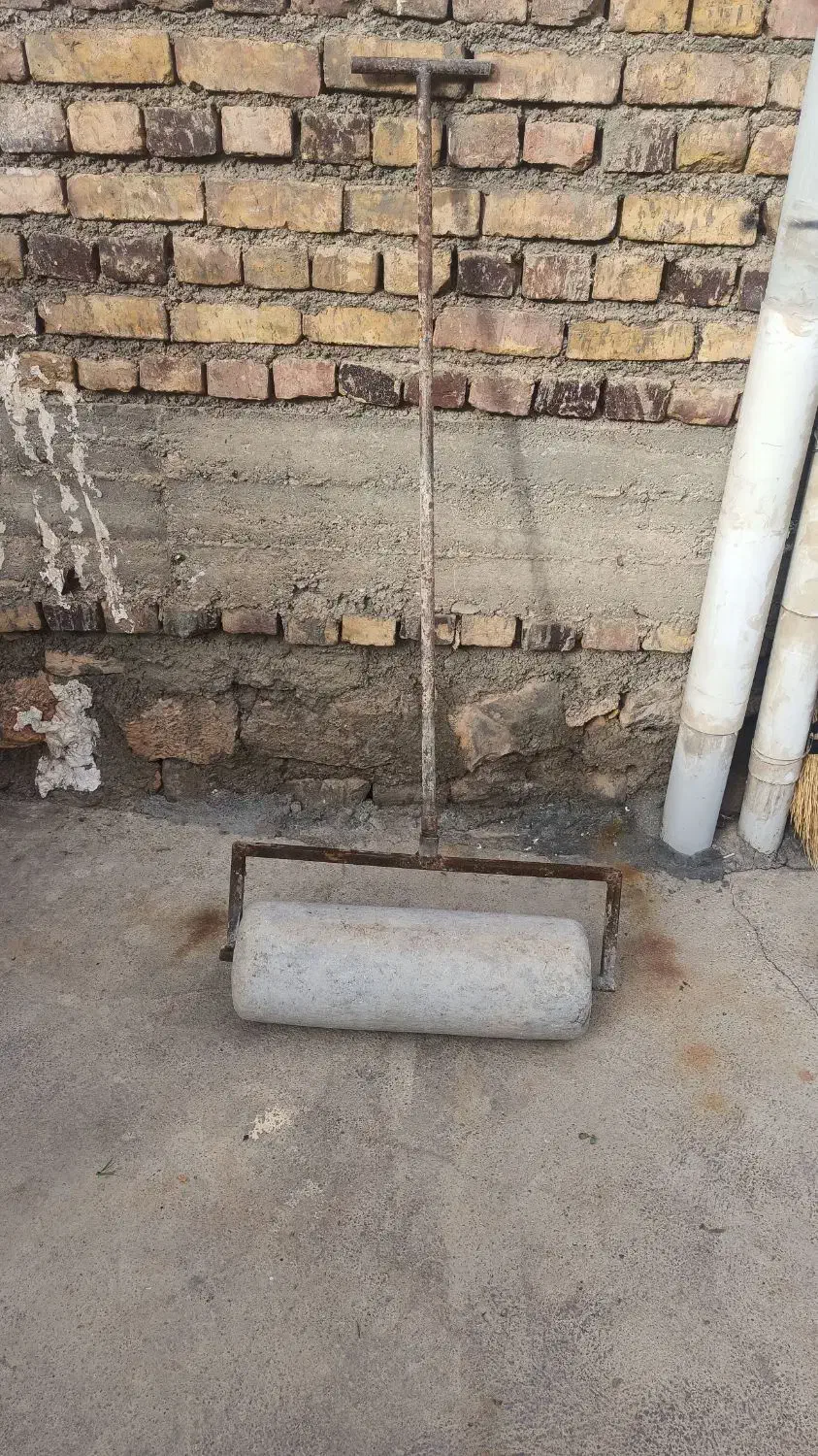 غلتک دستی پشت بومی|ابزارآلات|صحنه, |دیوار