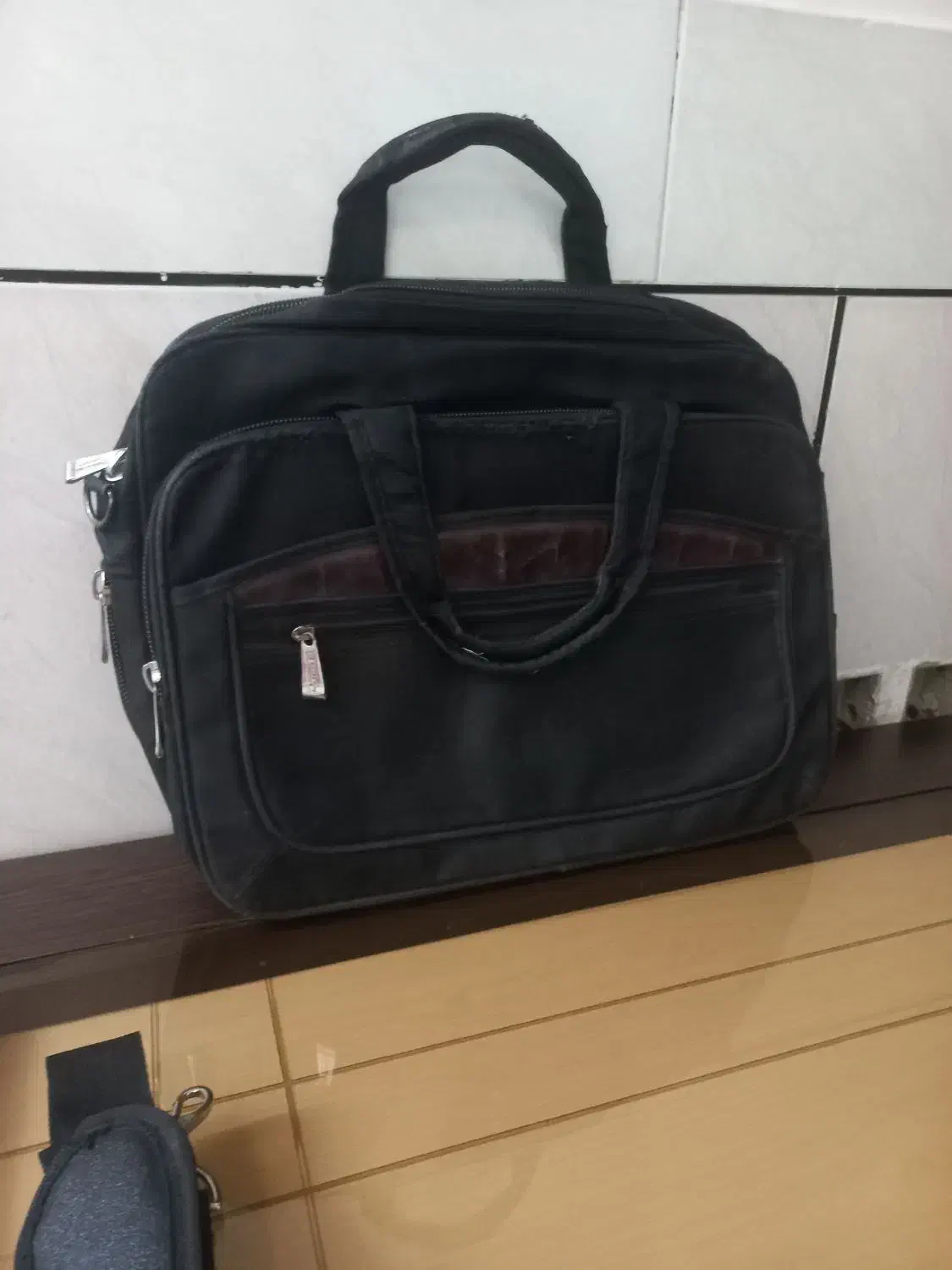 کیف لپ تاپ کیف اداری کیف دستی دست دوم|کیف، کفش، کمربند|شیراز, فرگاز|دیوار