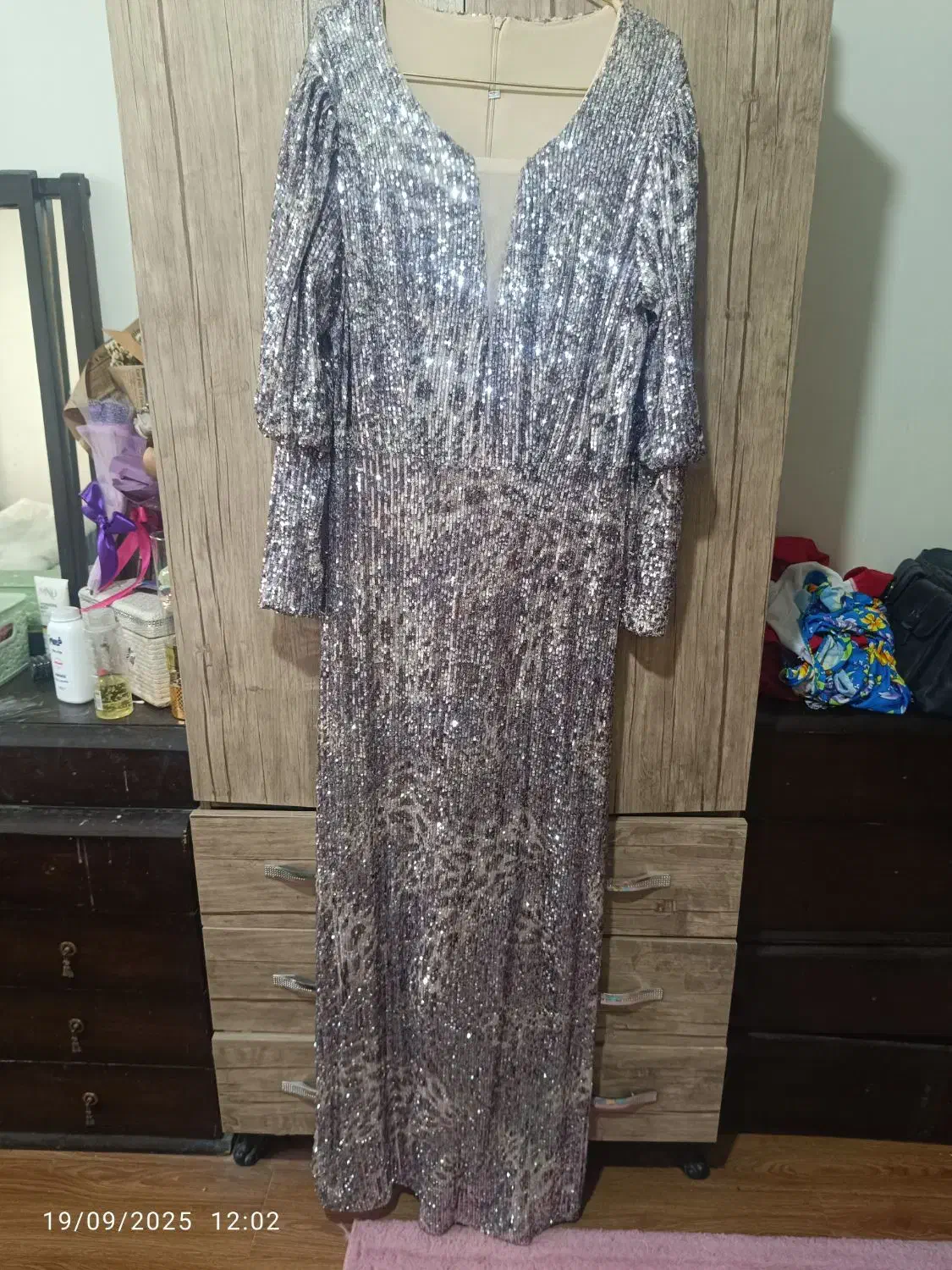 پیراهن مجلسی|لباس|فردیس, منظریه|دیوار