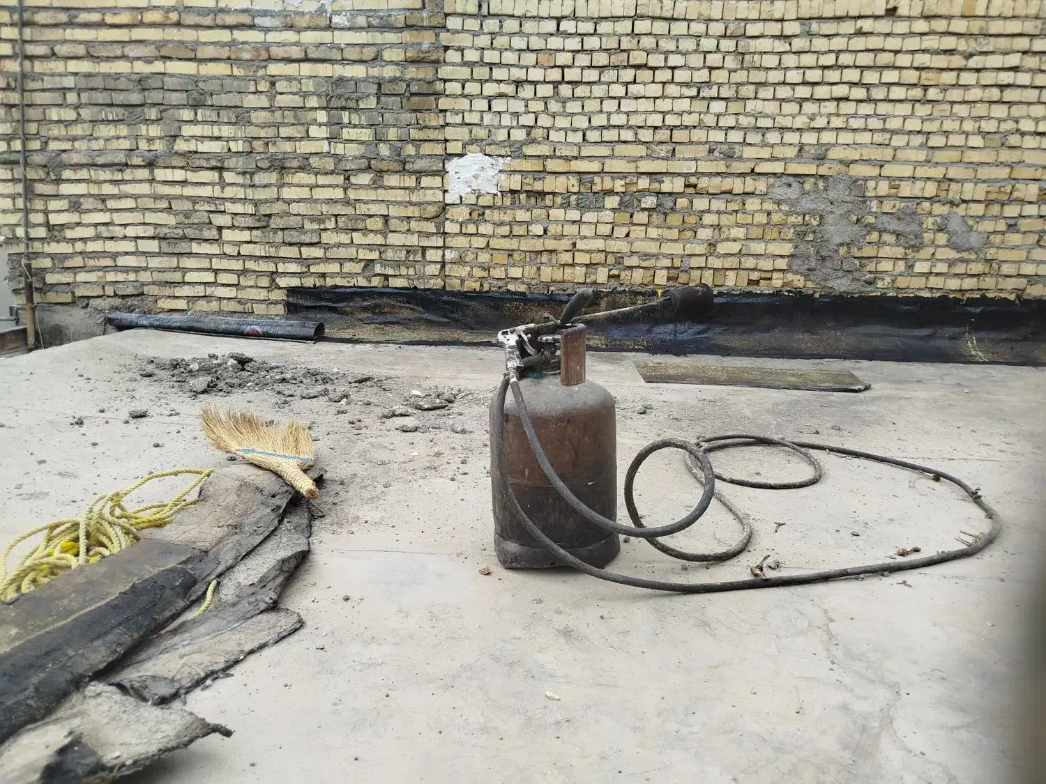 نصب ایزوگام و قیرگونی پشت بام و سرویس بهداشتی|خدمات پیشه و مهارت|مشهد, سپاد|دیوار