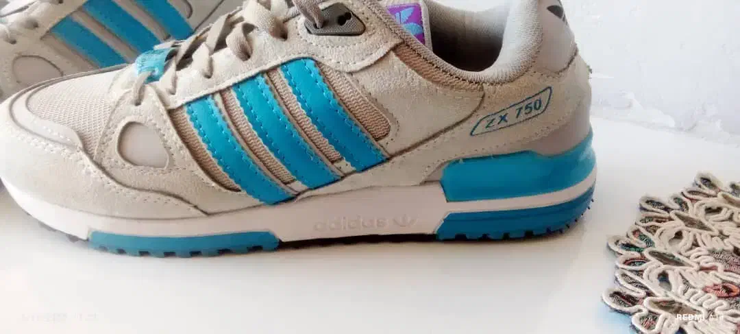 کفش ادیداس|کیف، کفش، کمربند|مشهد, شهید قربانی|دیوار