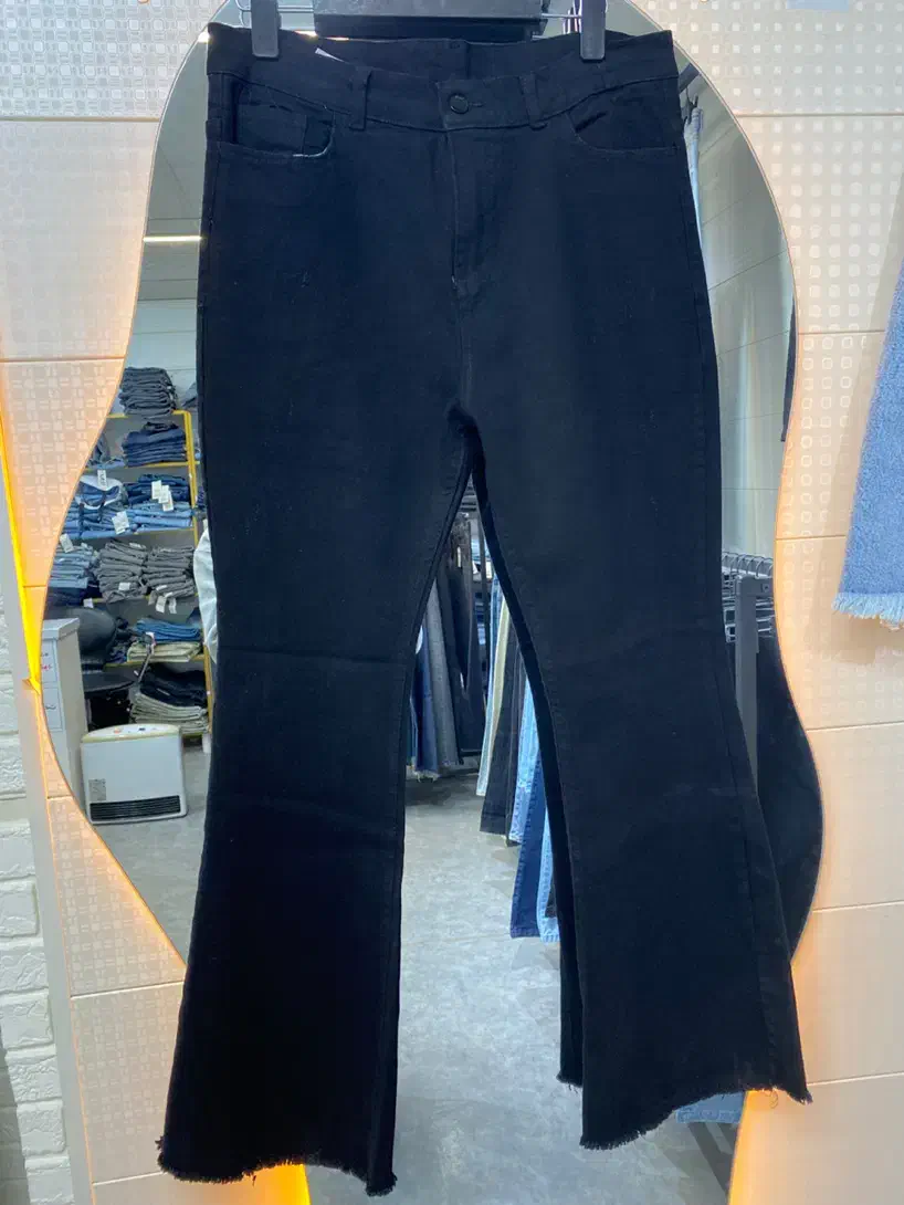 انواع شلوار جین زنانه بهترین کیفیت فقط ۷۸۰ و ۹۸۰|لباس|نیشابور, دارایی|دیوار