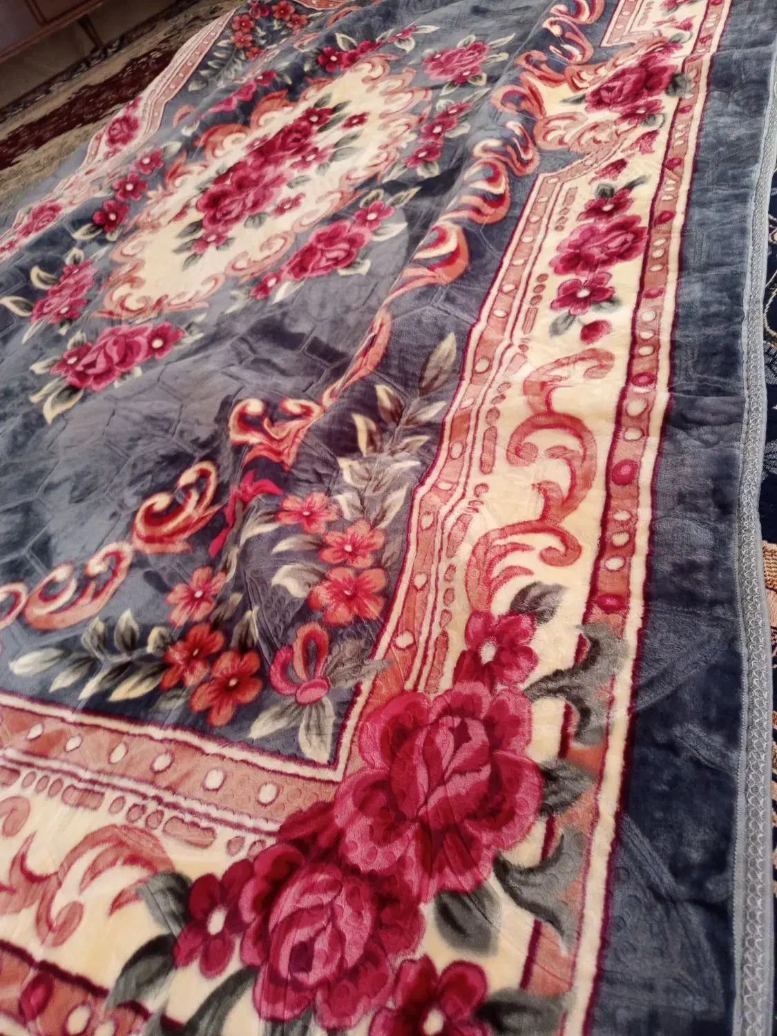 پتو فرش ترمز دار|روفرشی|شیراز, کوشک میدان|دیوار