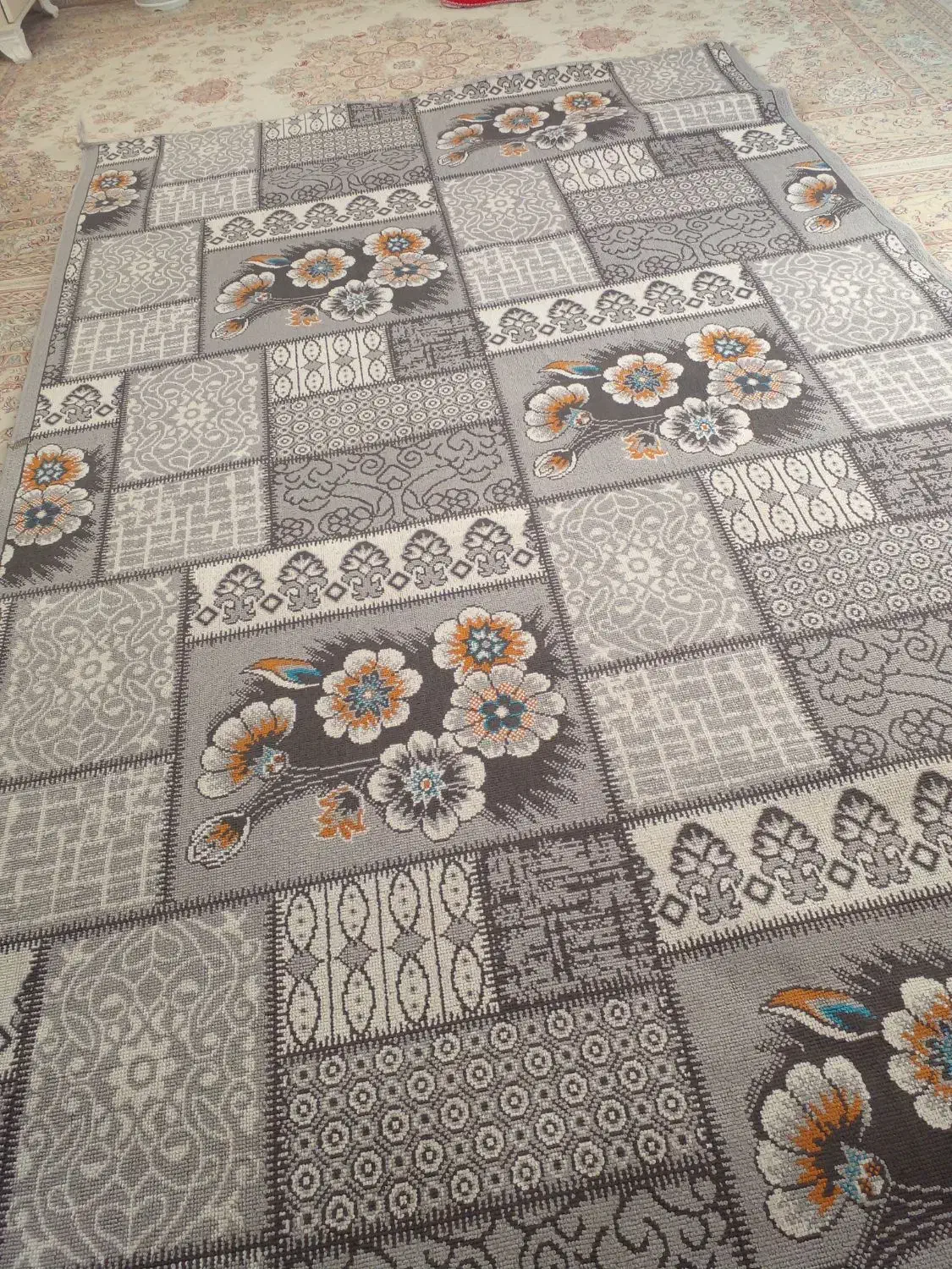 باسلام یک عددفرش ۴ متری فروش میرسد|فرش|گوراب زرمیخ, |دیوار