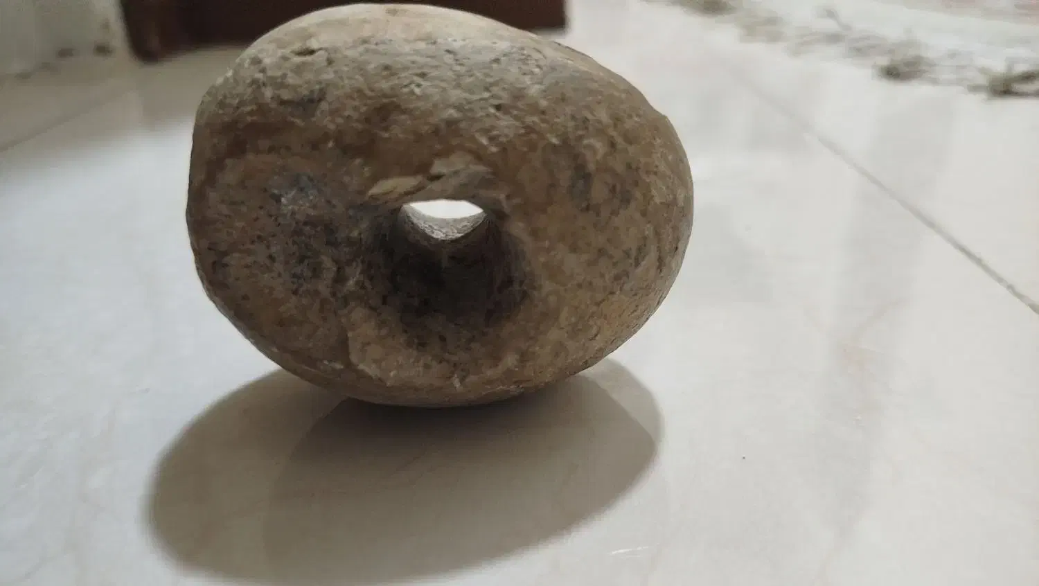 سنگ آسیاب آنتیک کلکسیونی باستانی قدمت دار|کلکسیون اشیاء عتیقه|اسلامشهر, شهرک قائمیه|دیوار