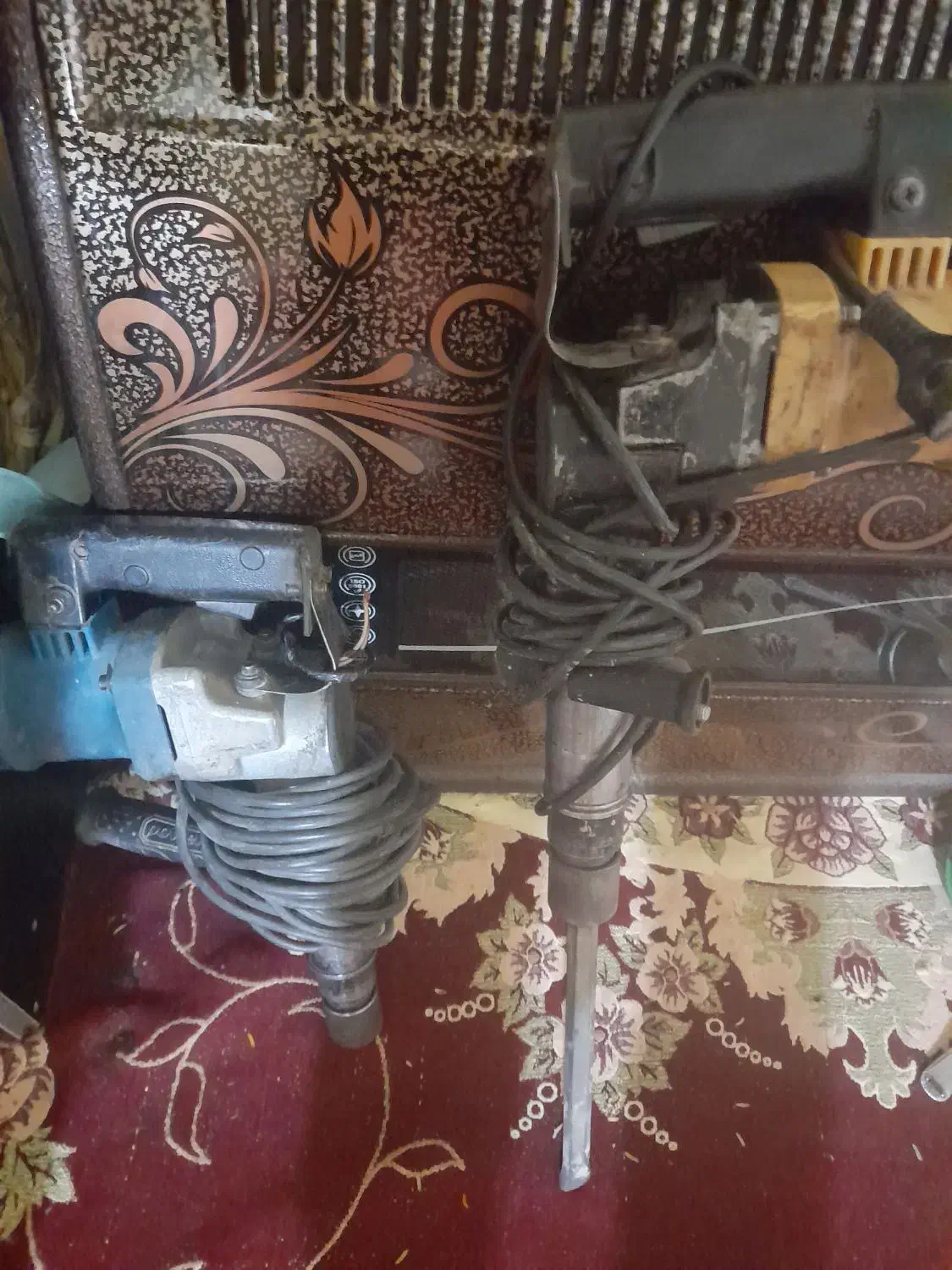 کندن انواع بتونه دیوار سقف مزاییک وجا شفته و۰۰|خدمات پیشه و مهارت|بم, |دیوار