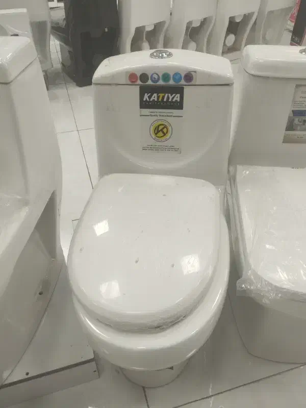 توالت فرنگی با گارانتی ۳۸۰۰|لوازم سرویس بهداشتی|فردیس, شهرک شهید حسینی|دیوار