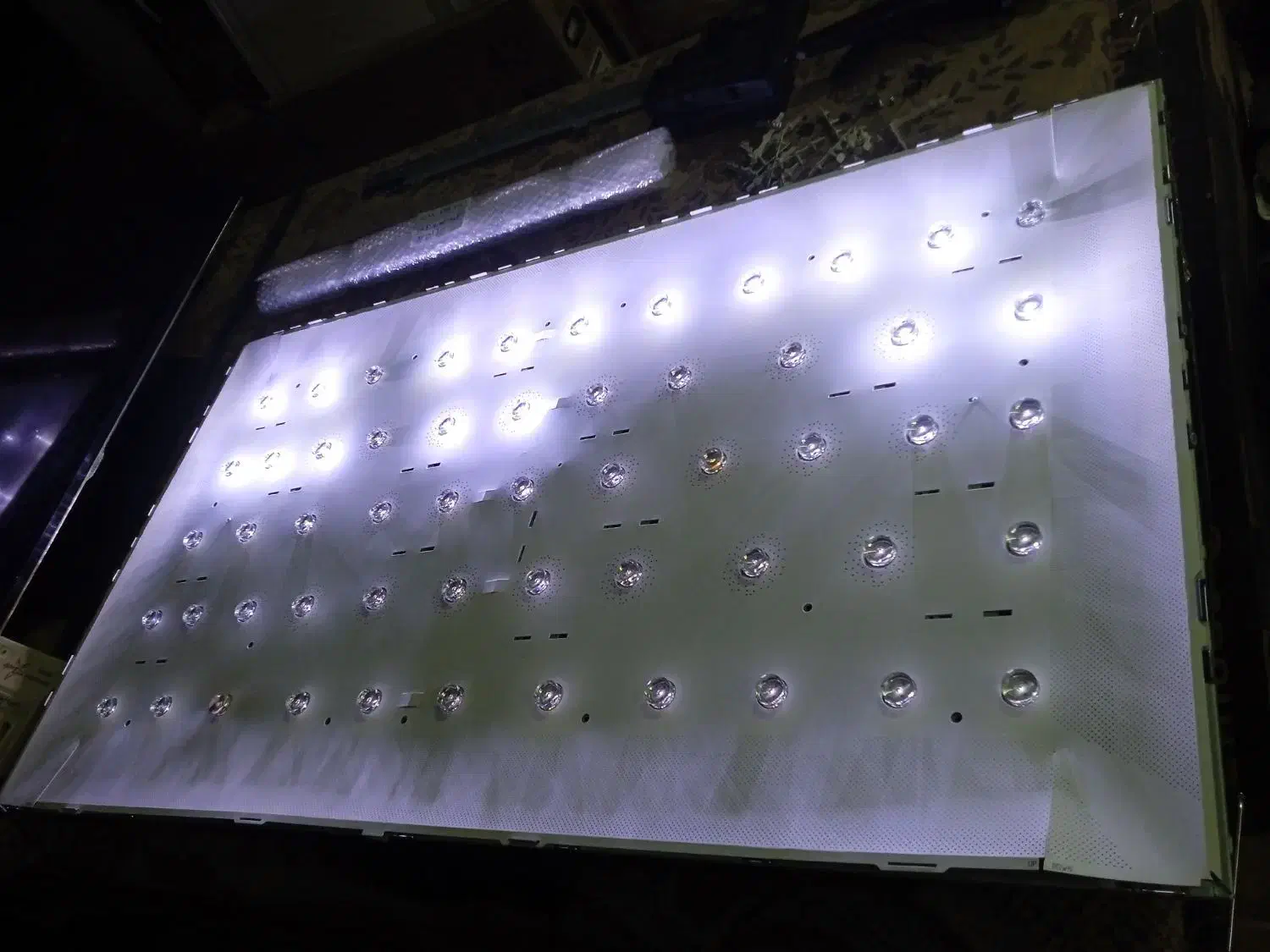 خرید انواع تلویزیون ال ای دی خراب و پنل شکسته|خدمات پیشه و مهارت|تاکستان, |دیوار