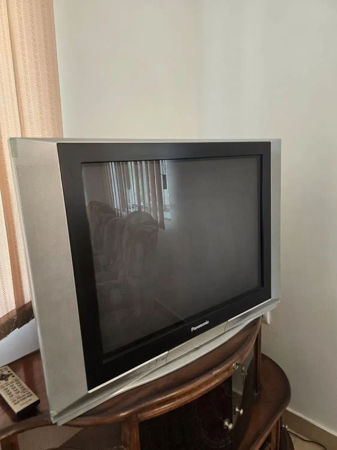 تلویزیون ۲۹ اینچ پاناسونیک بهمراه میز|تلویزیون و پروژکتور|ارومیه, |دیوار