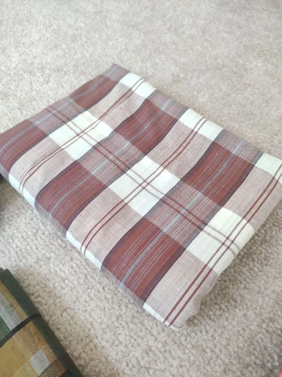 پارچه سالم|لباس|گرگان, |دیوار