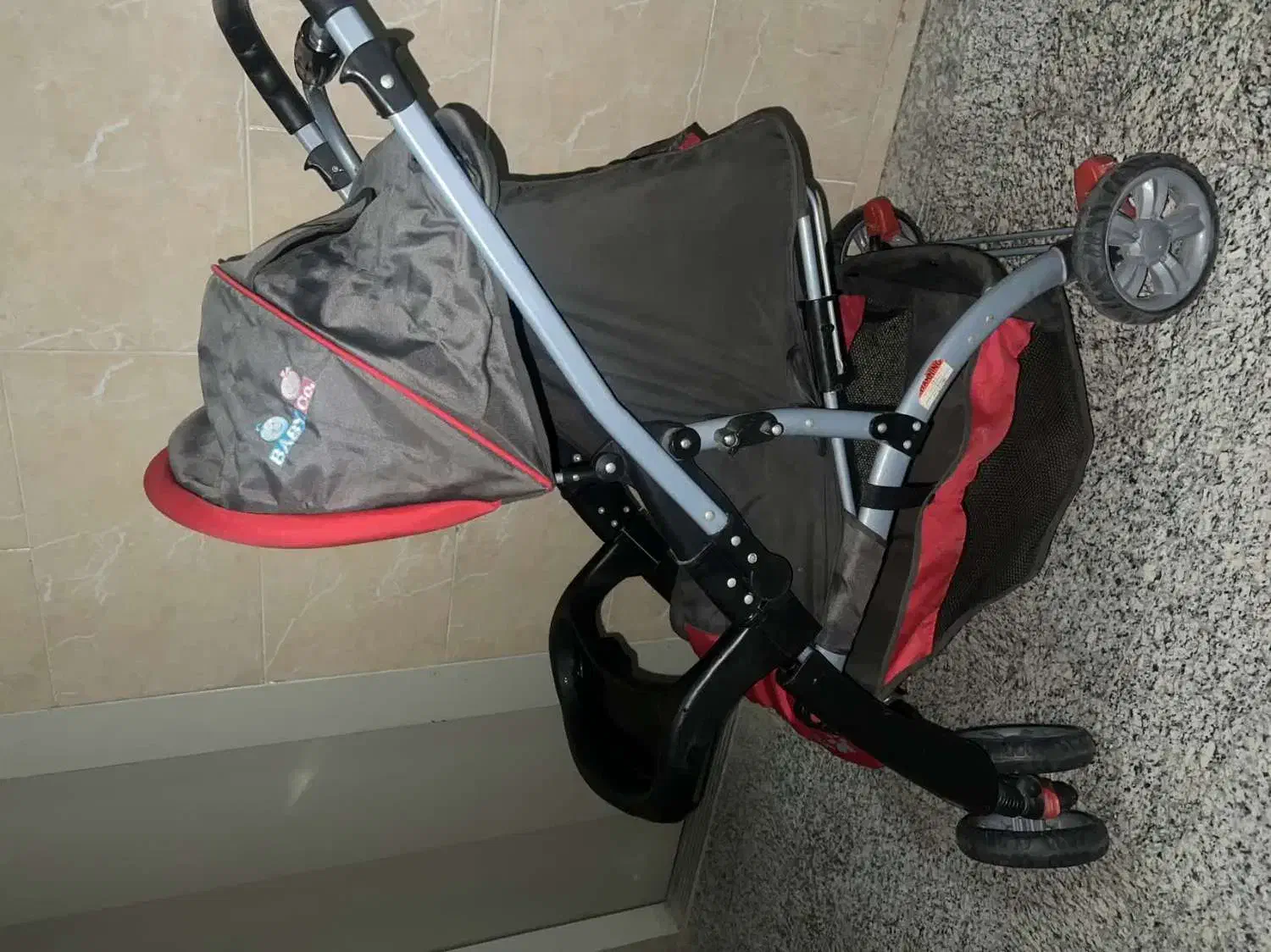 کالسکه نو بیبی کو|کالسکه و لوازم جانبی|اصفهان, باغ کاران|دیوار