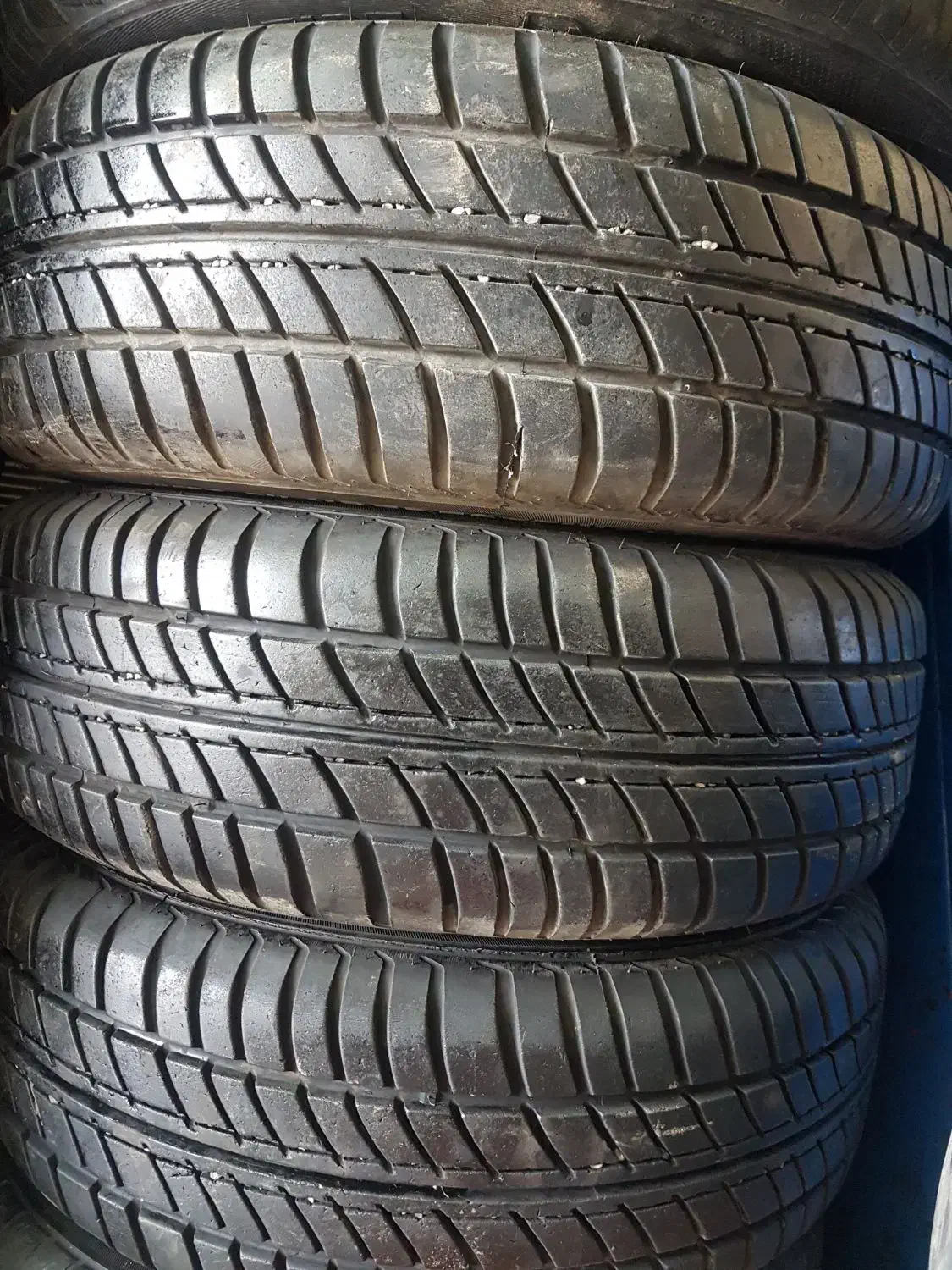 لاستیک دست دوم|قطعات یدکی و لوازم جانبی|نهاوند, |دیوار