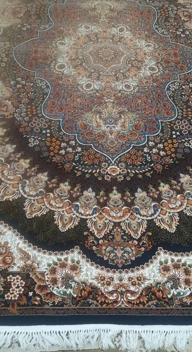فرش ۱۲ متری ماشینی نو و کاملا تمیز .سورمه ای رنگ|فرش|شیراز, شهرک والفجر|دیوار