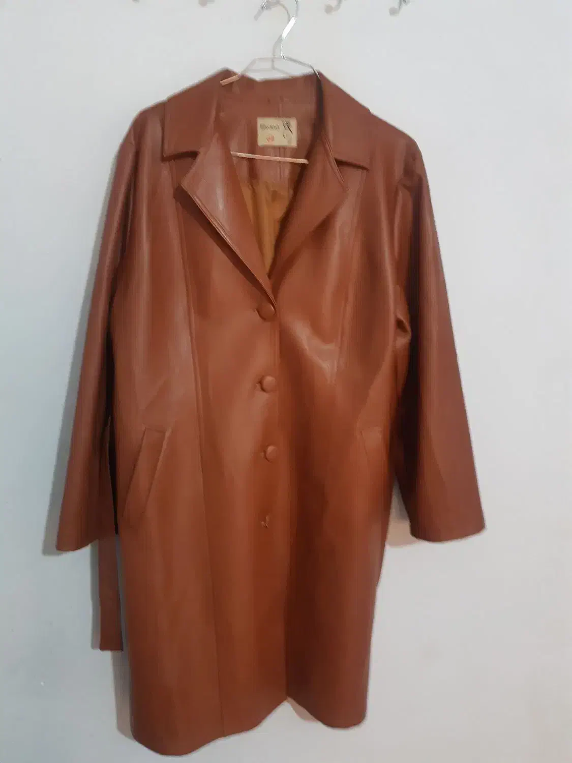 پالتو چرم|لباس|یاسوج, |دیوار