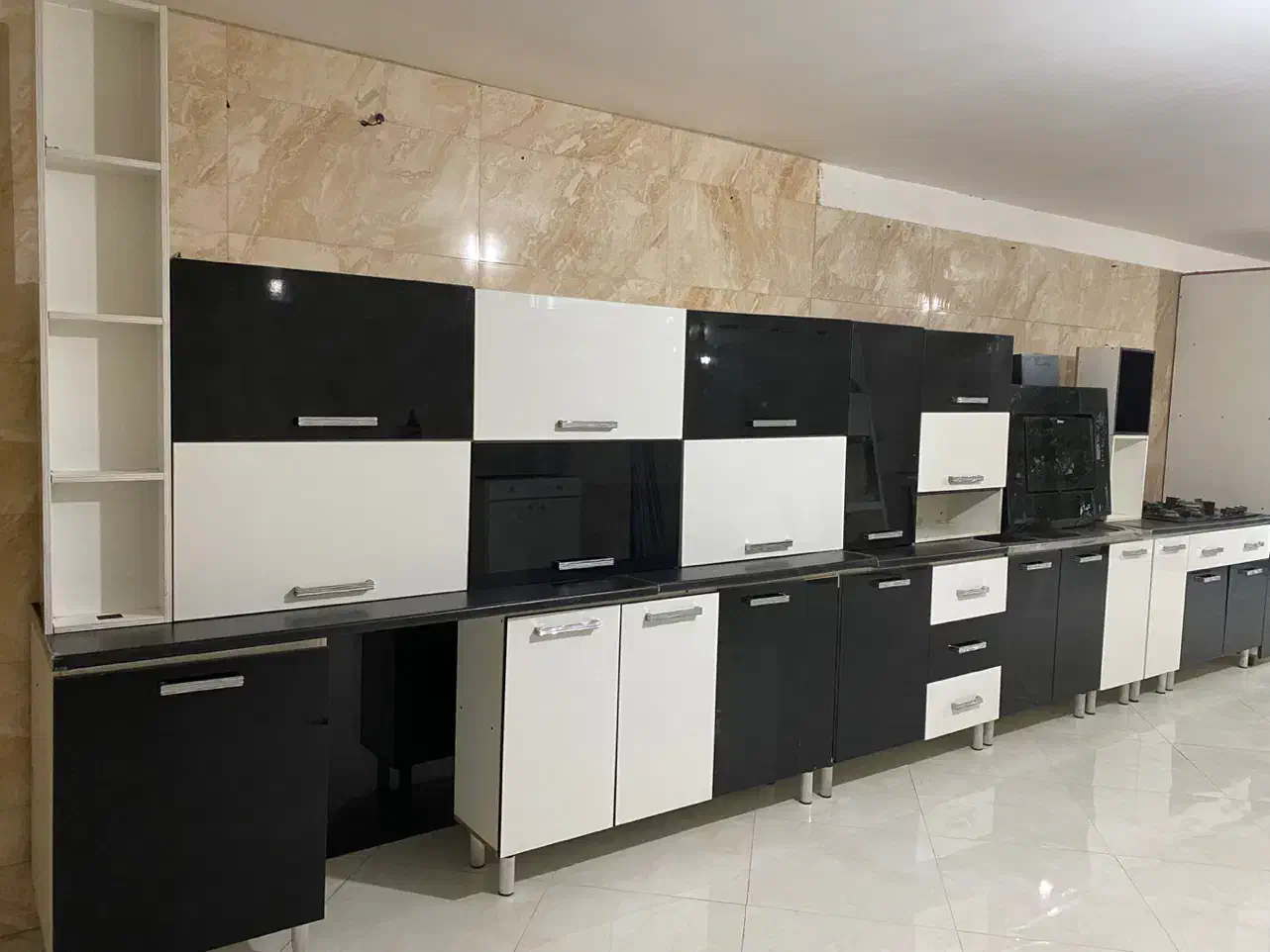 ۱۵متر کابینت هایگلاس با تمام لوازم در حد نو|مصالح و تجهیزات ساختمان|ری, فیروزآباد|دیوار