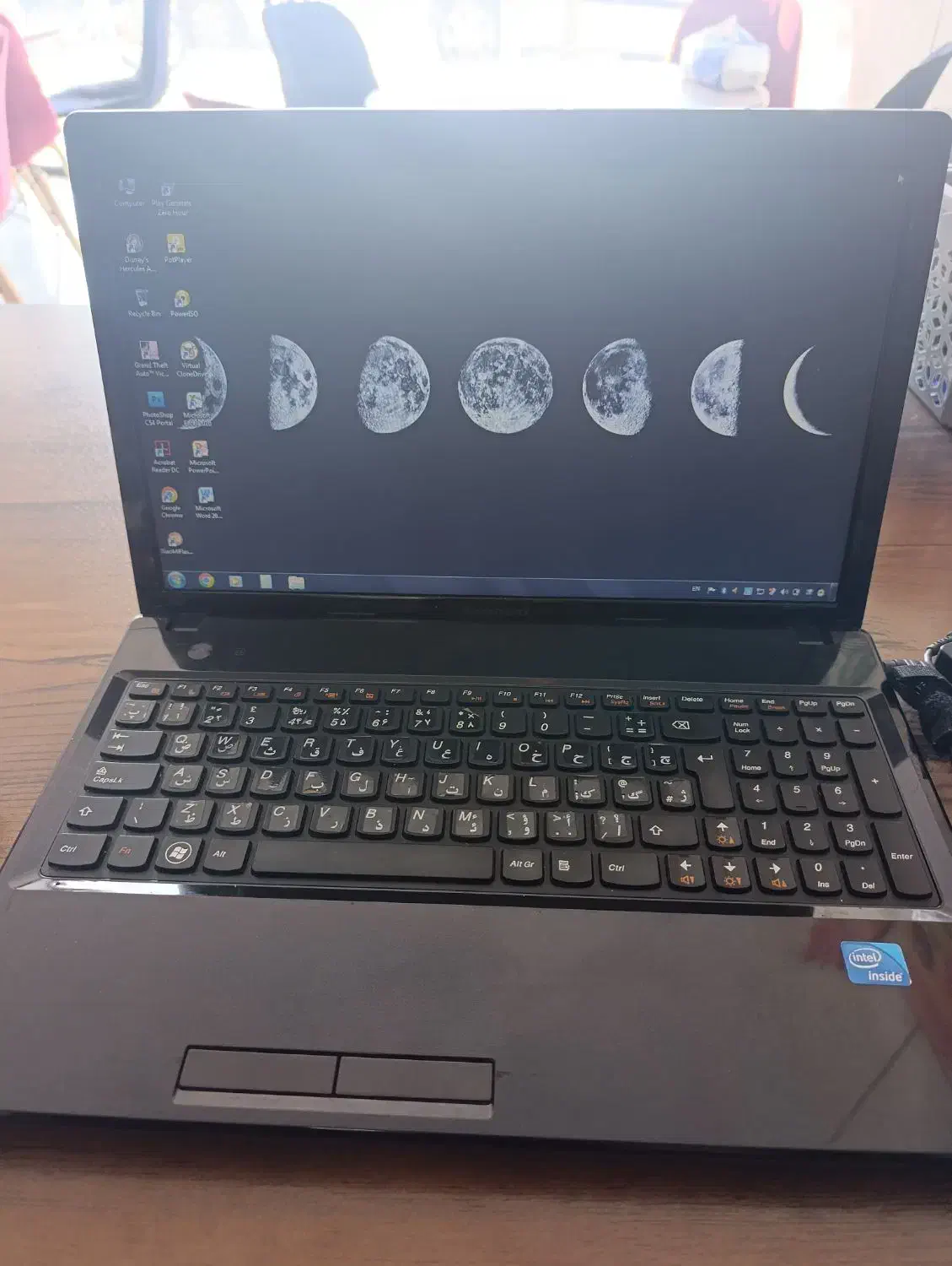 لپتاپ|رایانه همراه|تربتحیدریه, قائم|دیوار